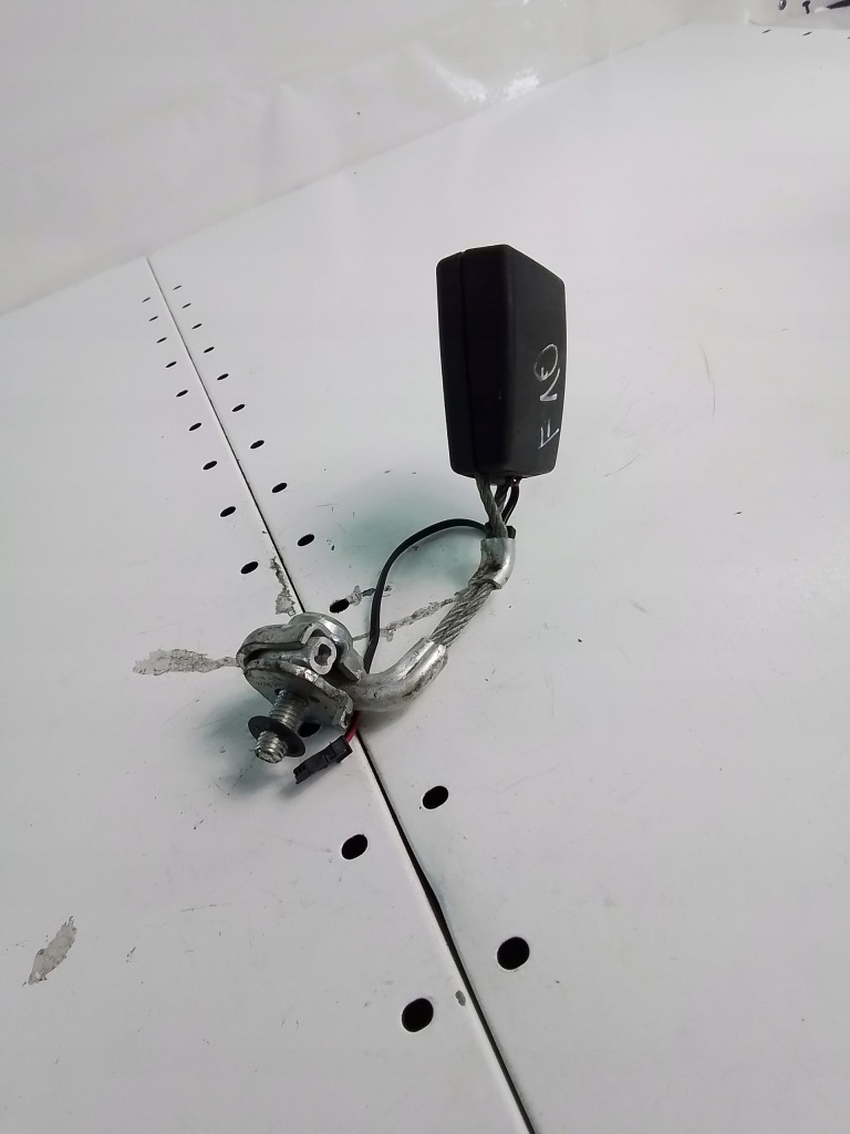 Купити L729 кліпса поперечина bmw f10 7243273