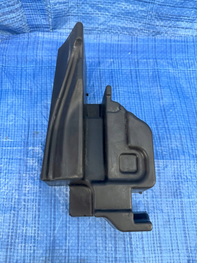 Купить Губка шумоизоляция жабо правая renault megane v e-tech