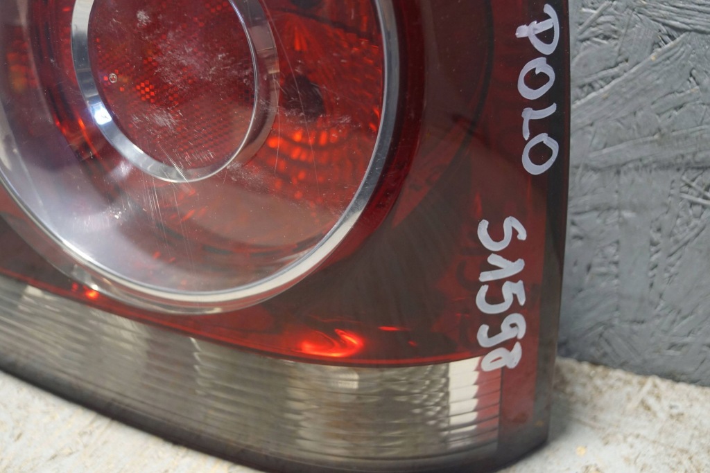 Vw polo iv 9n3 рестайлинг  лампа правая задний  s1598 Цена