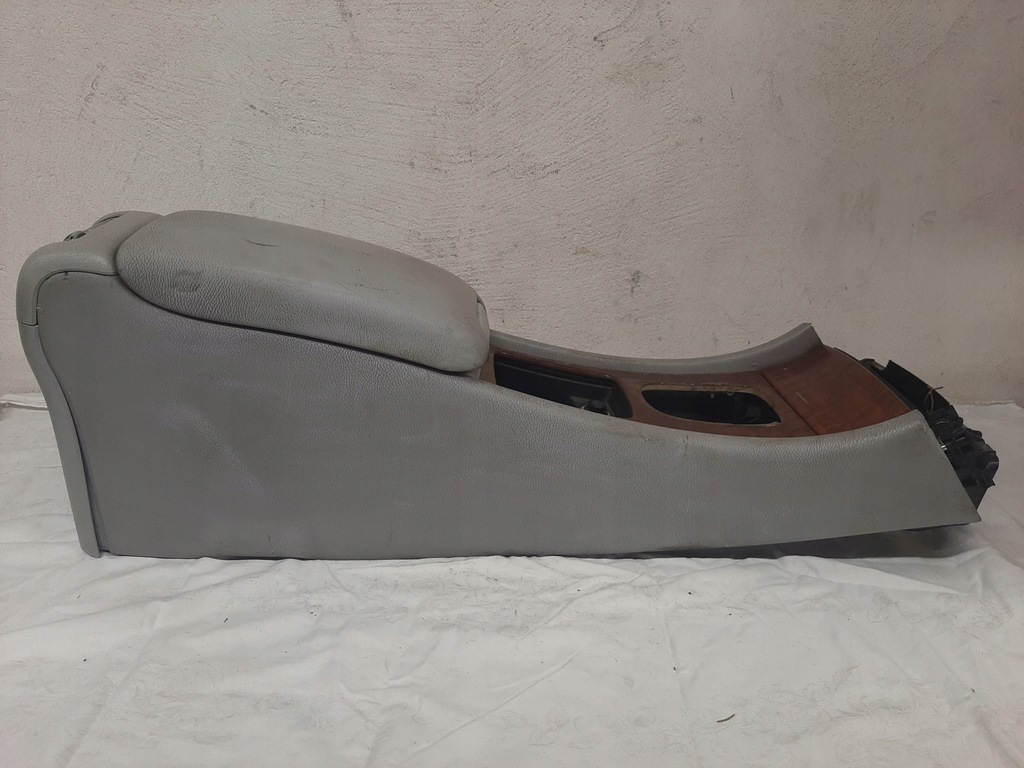 фото №8, Mercedes w203 подлокотник туннель средний