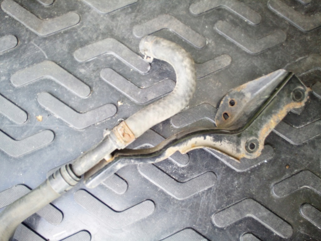 фото №1, Avensis t27 verso auris шланг тройник рідина