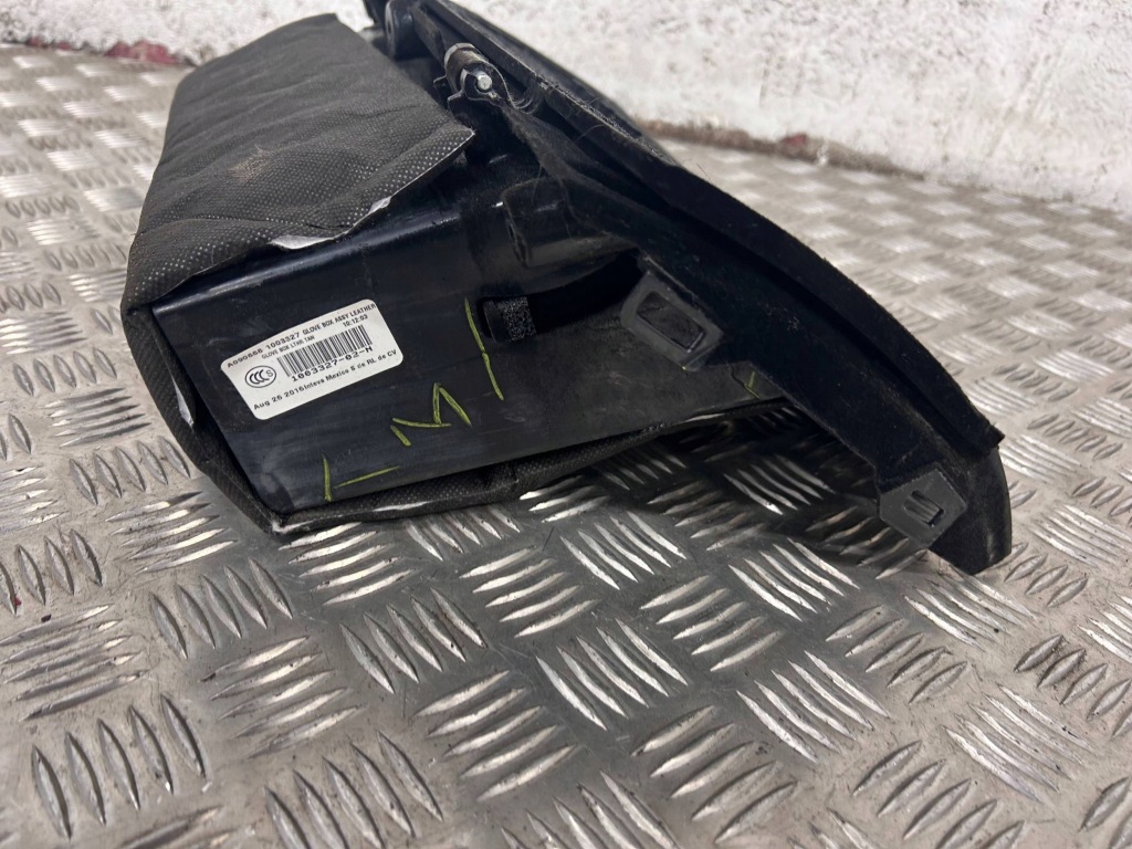 Бардачок панели kompletny tesla model x 100332702n в Украине