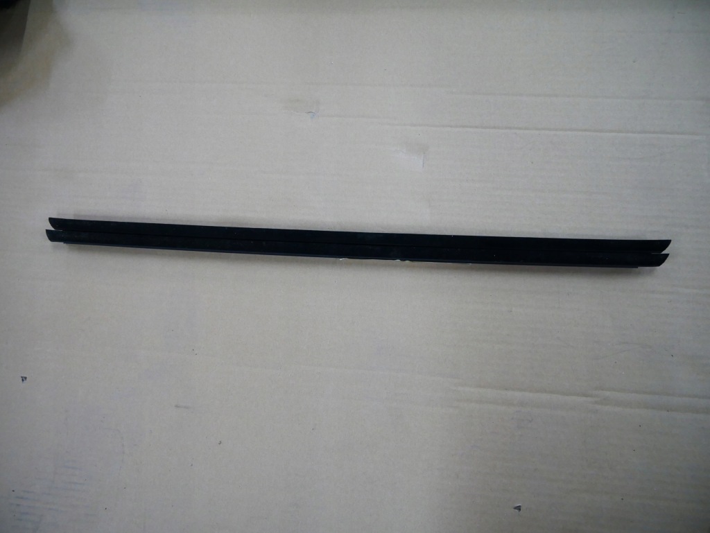 Купить Mini r60 левая задняя молдинг прокладка wew. стекло дверь задний  левый 9800609