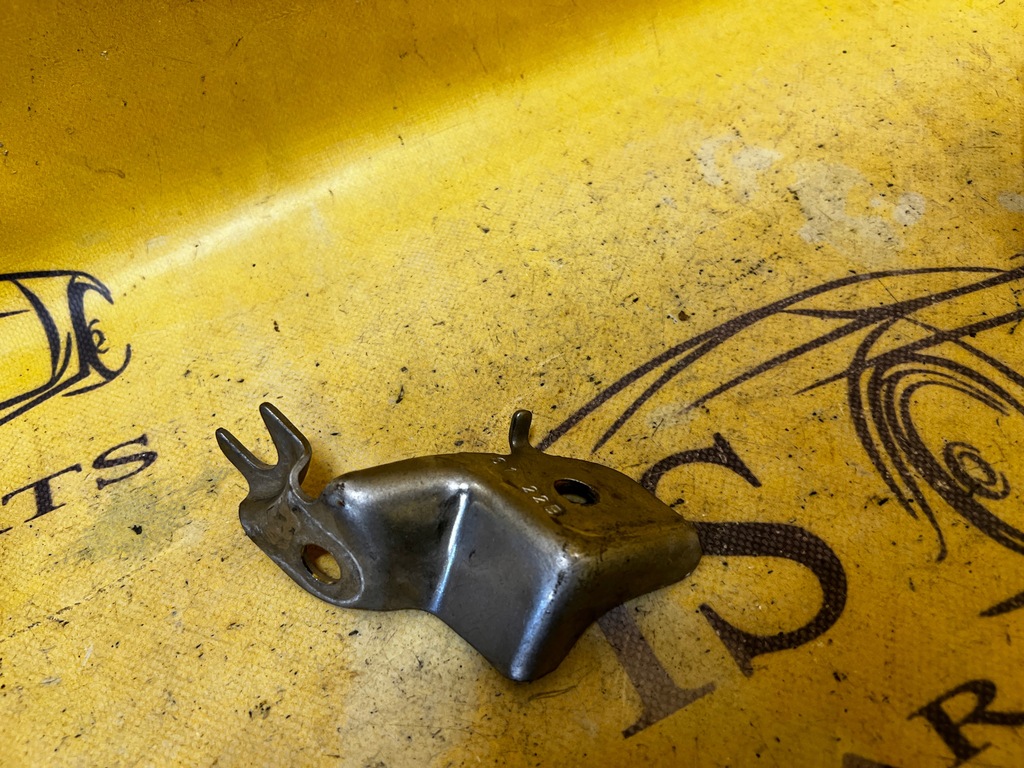 фото №1, Кронштейн кронштейн пластина ford escape mk4 1.5 eb