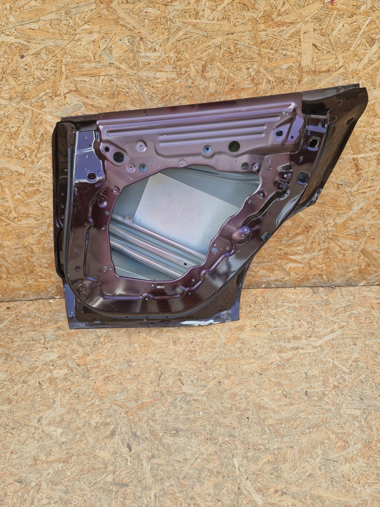 Tesla model y my 20- дверь правый  задняя правое  задняя 1493600-00-a в Украине