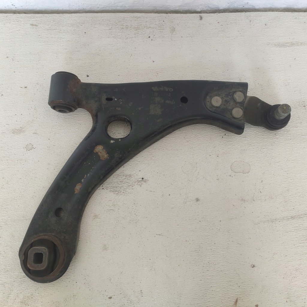фото №1, Volvo xc40 2018 2.0t рычаг передний правый