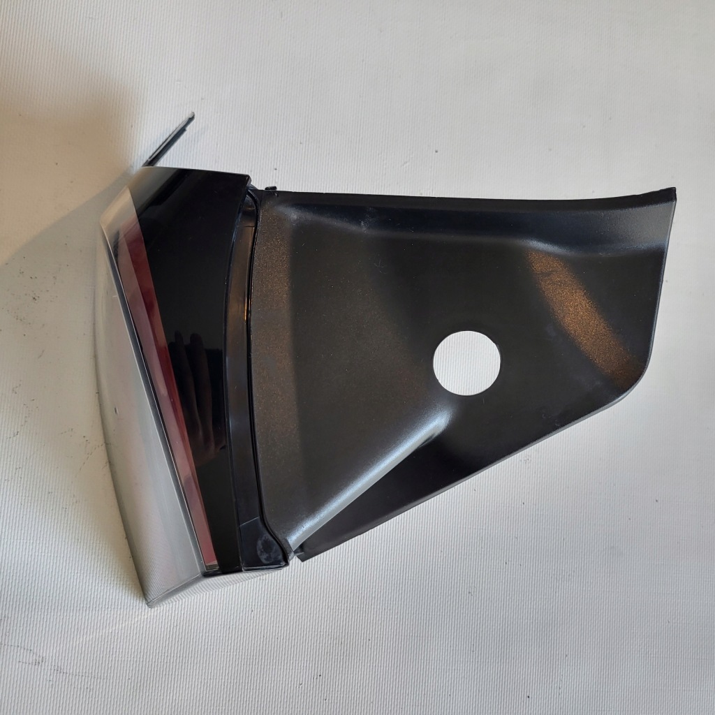 фото №10, Лампа ліва задня задня tesla 3 1077399-00 1077397-00