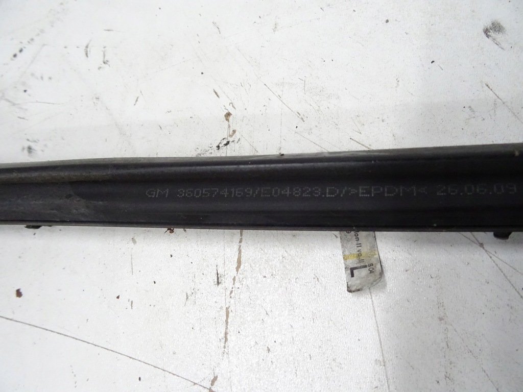 фото №3, Opel insignia a kombi прокладка дверь левая