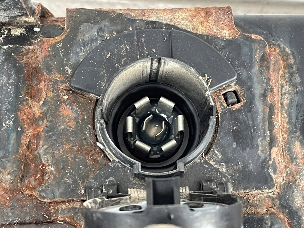 O2 cadillac escalade iv 2014 - балка бампера задний  фаркоп  задняя 22900139 Киев