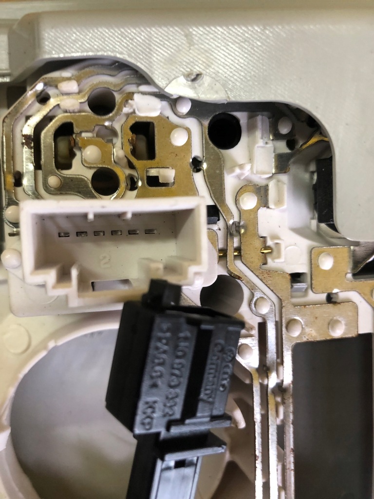 фото №8, Seat leon iii лампа потолочный освещение кабины 1k0947133h