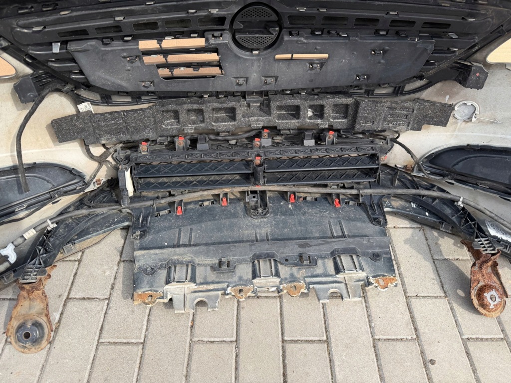 Купити Бампер передній перед opel insignia a рестайлінг  22787147 pdc ксенон жалюзі