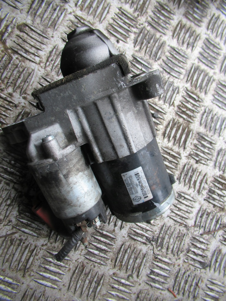 Купити Nissan juke 1 рестайлінг  2015 r. 1.2 dig-t стартер 233006867r