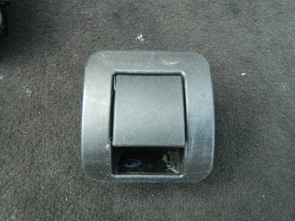 фото №1, Bmw e39 заглушка isofix 7053139