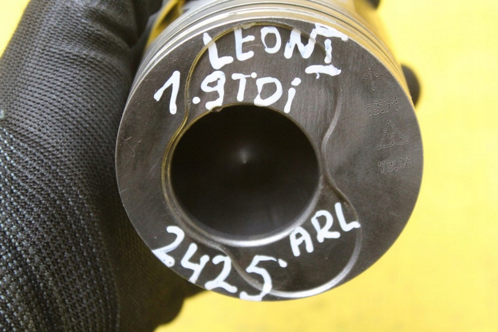 фото №13, Поршень шатун шату́н 038f golf iv leon i 1.9tdi arl