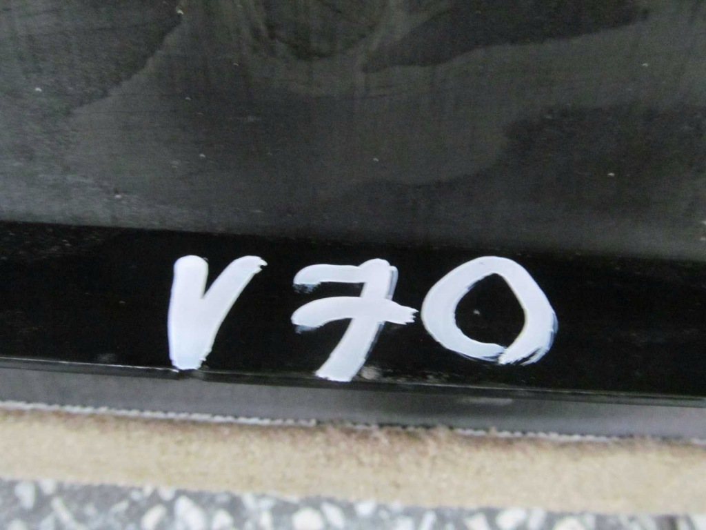 Купити Volvo v70 xc рестайлінг  обшивка підлога багажника світла 99-07