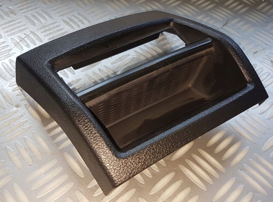 фото №1, Bmw x3 x4 защита бардачок рамка туннель задняя 9184479