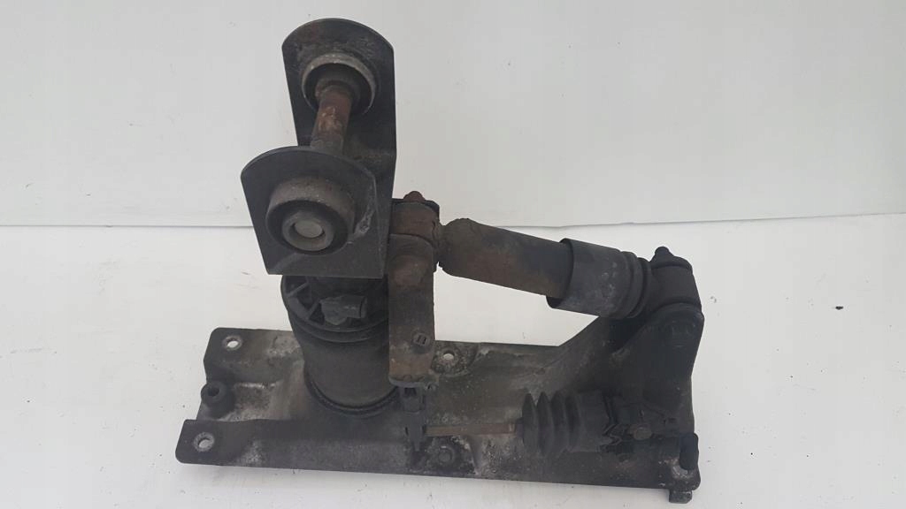 фото №1, Кронштейн кронштейн кабины renault magnum 460 dxi