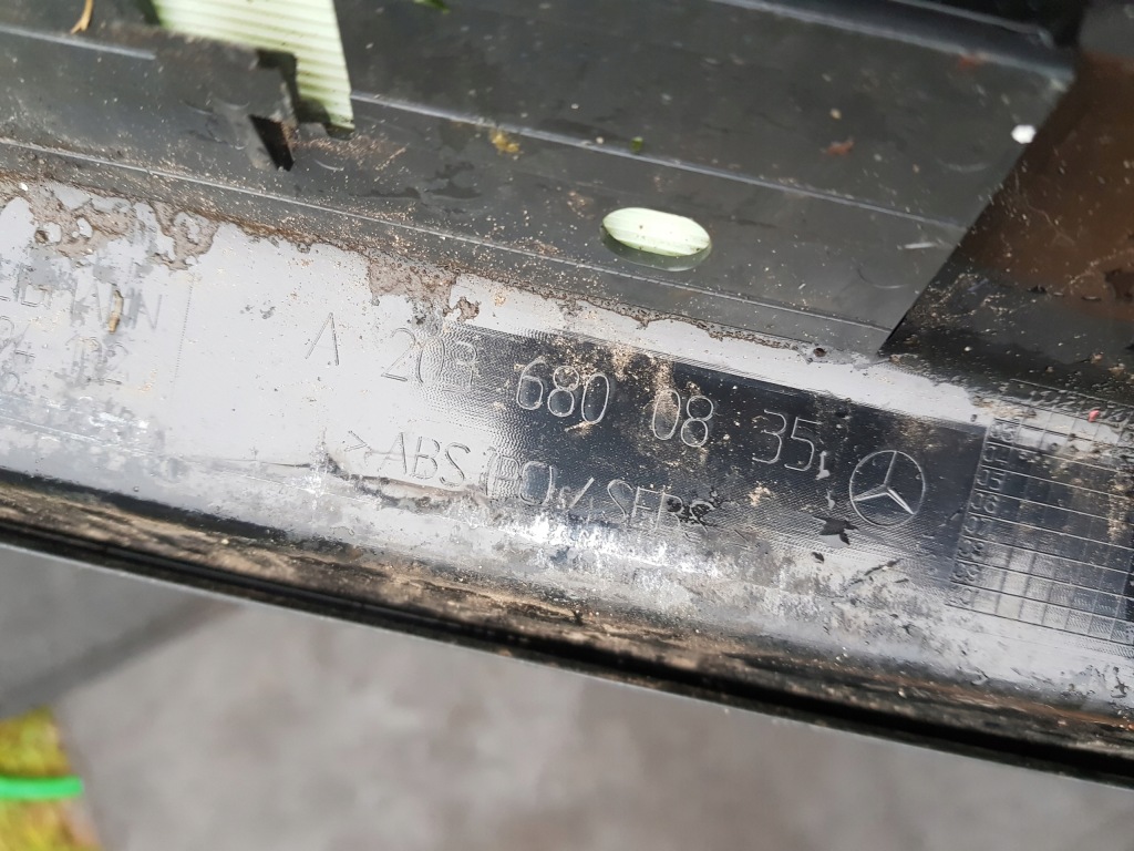 фото №4, Молдинг правый перед mercedes c klasa w203 fl 2.2 cdi