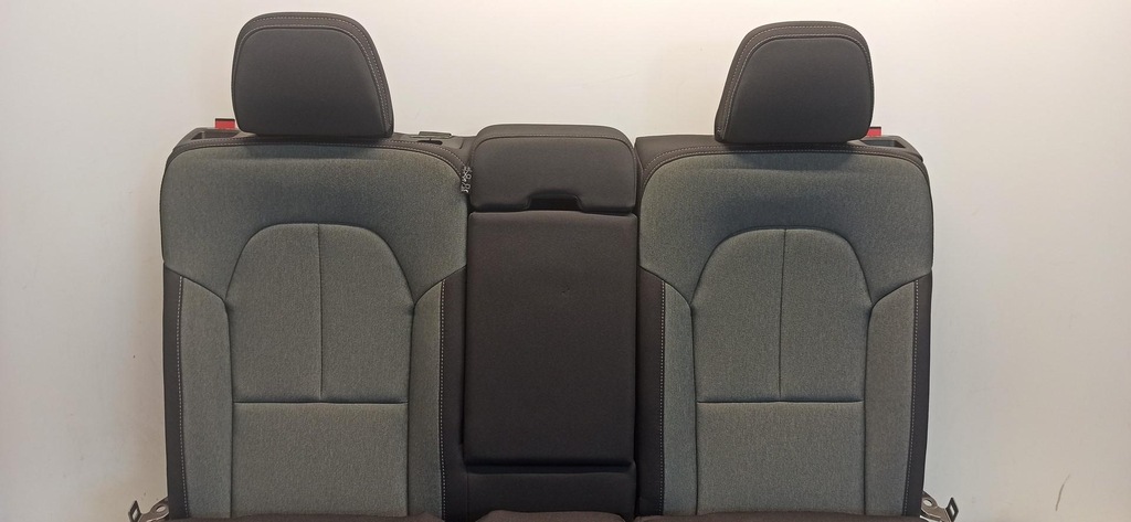 фото №11, Volvo xc40 2023 сиденья заднее сиденье