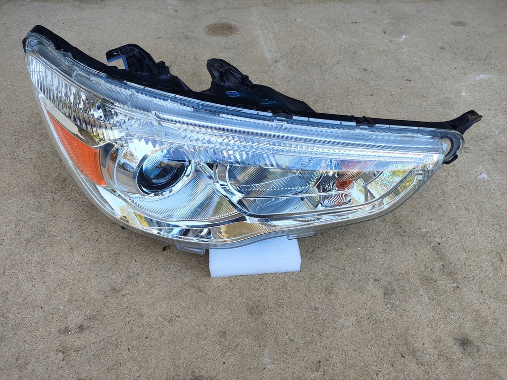 фото №1, Mitsubishi asx 10- лампа передня перед права