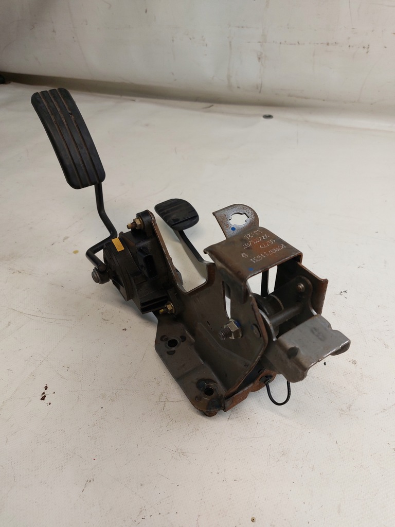 фото №8, Педаль газа тормоза renault clio iii 1.2 16v