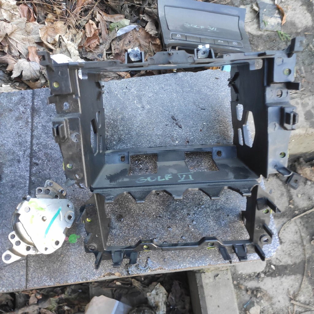 фото №1, Рамка туннель карман na радио vw golf 6 vi 5k0858089d