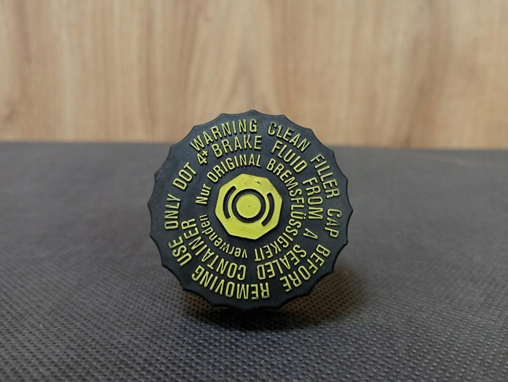 Купити Mercedes b-klasa w246 кришка бачок рідина гальмівний a2024300014