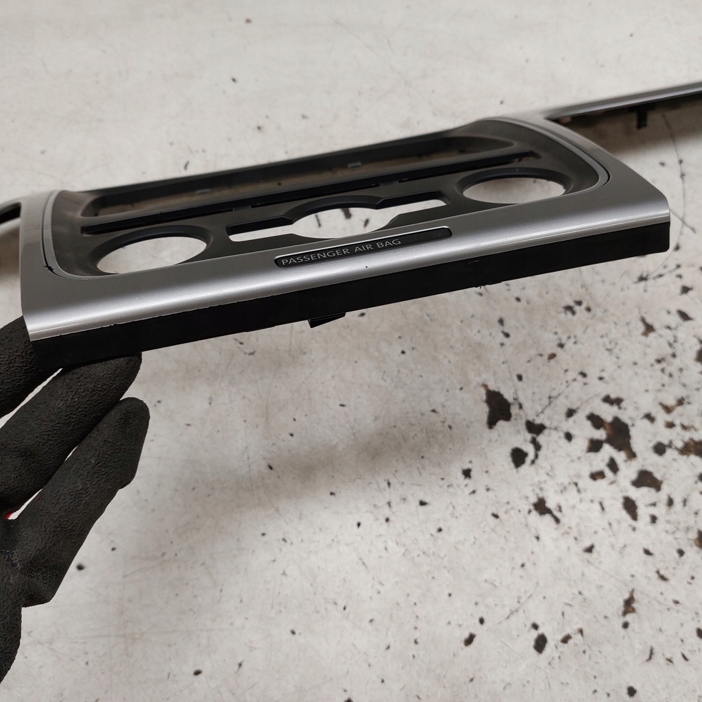 фото №5, Volkswagen passat b7 usa рамка радіо молдинг панель приладів середня 561857212d