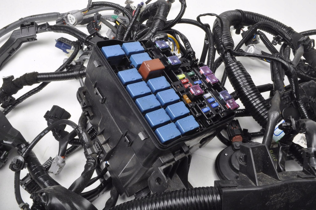 фото №12, Suzuki jimny iv 1.5 16v жгут электропроводка отсек двигателя 23r