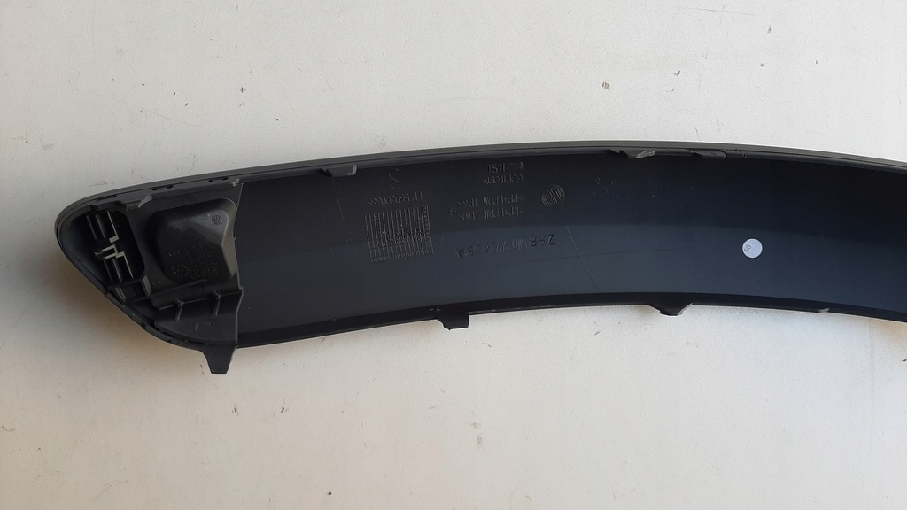 фото №10, Молдинг бампера ліва volkswagen golf v 5 plus