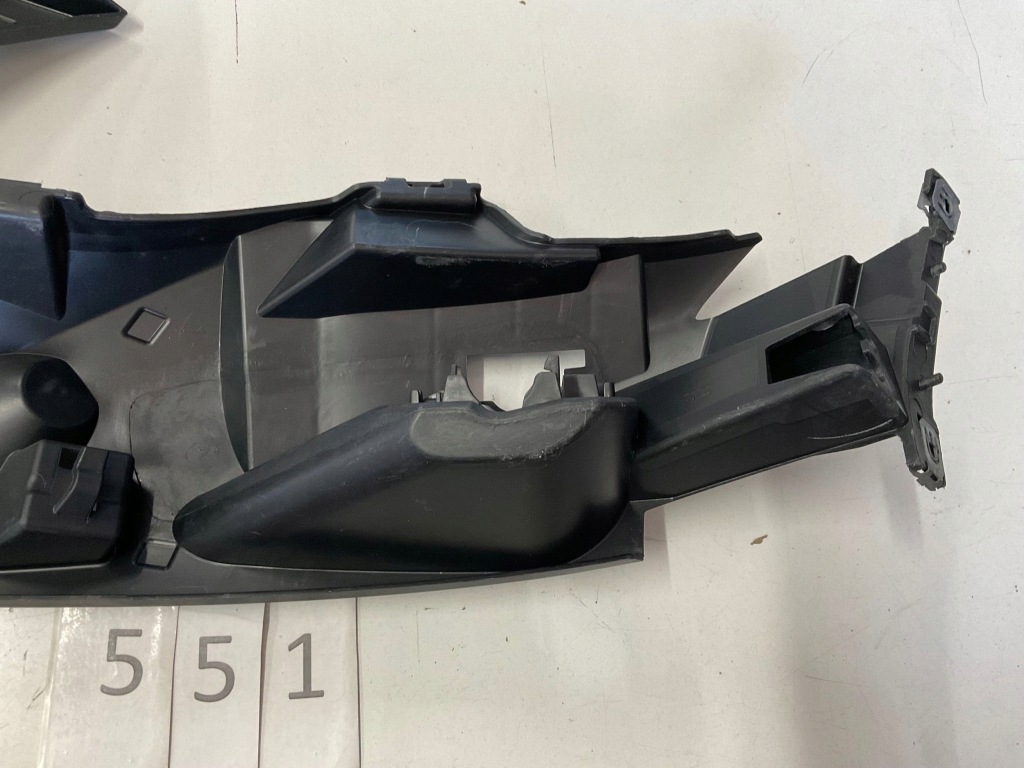 Купити Решітка бампера передній peugeot expert права 551.