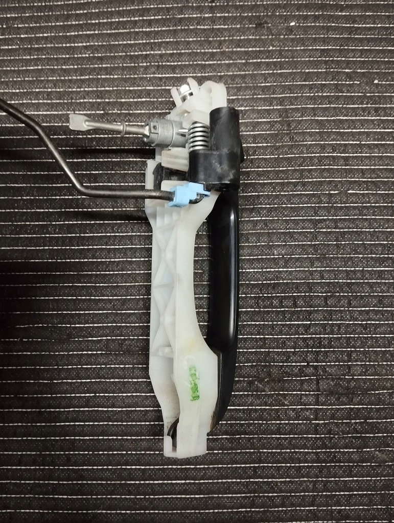 фото №8, Замок ручка дверь левый передний перед 81310-1j020 hyundai i20 i 08- eu