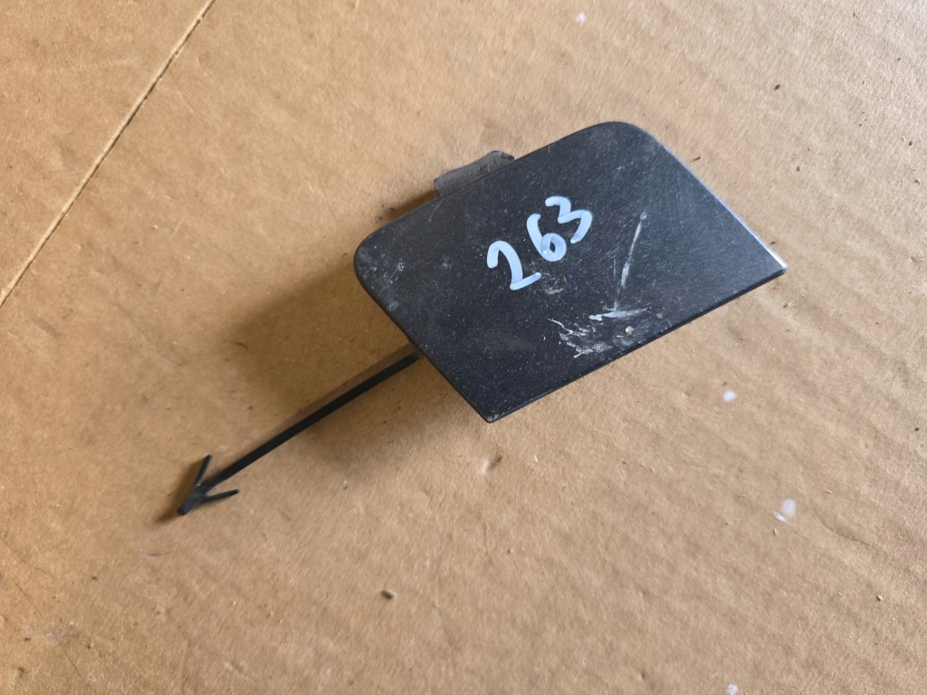 Купить Audi a3 8p 2005-2008 заглушка фаркоп бампера перед передняя 8p4807241