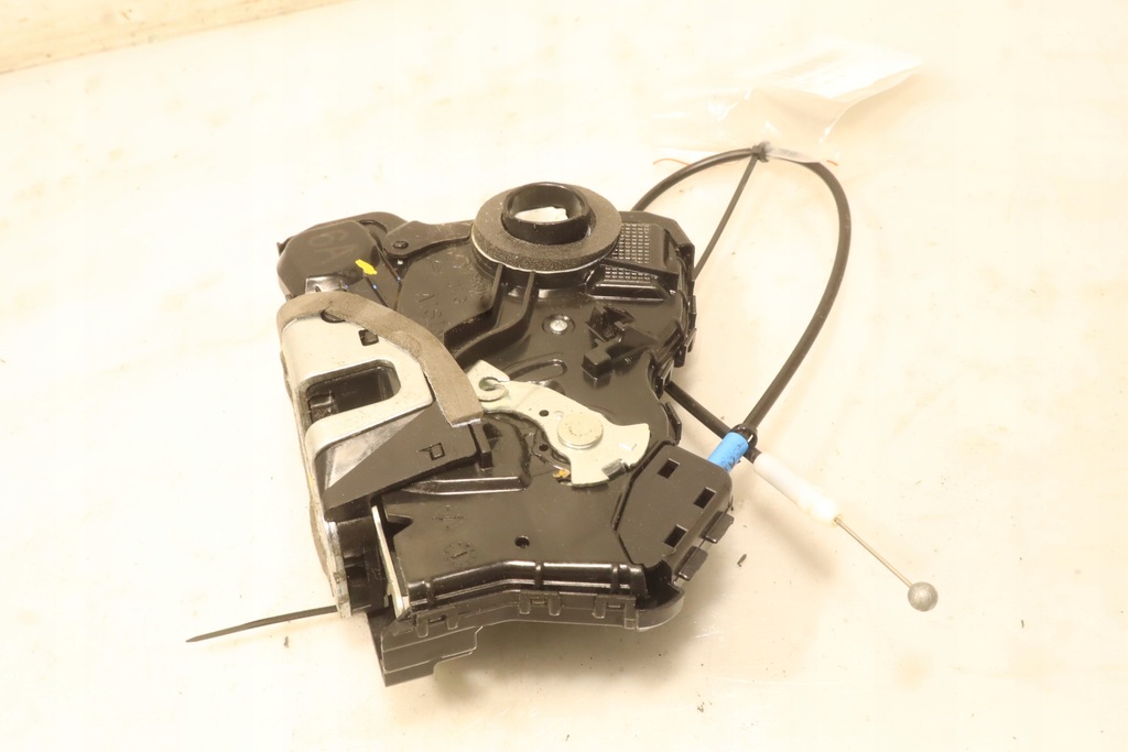 фото №5, Замок левый перед дверь toyota auris ii lift