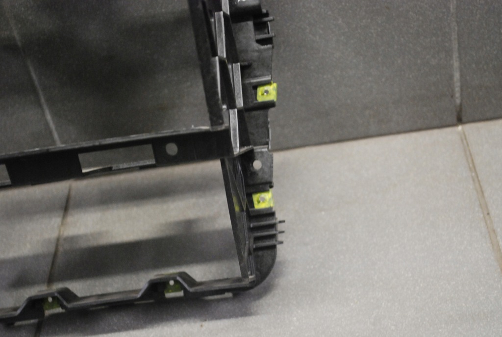 фото №11, Рамка корзина радио vw golf v 1k0858005c