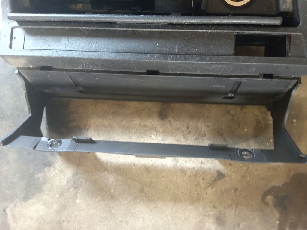 фото №5, Попільничка bmw e46 8205377 8202178