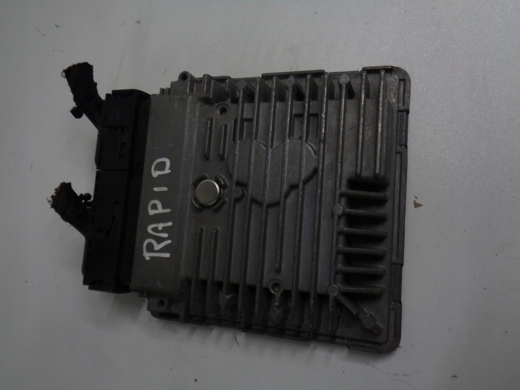 фото №1, Skoda rapid 1.6 tdi бортовий комп'ютер блок керування двигуна 13r
