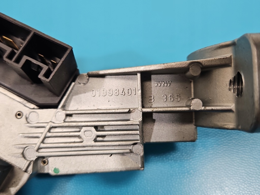 Блок керування двигуна набір iaw 5sf3.m2 51798651 fiat grande punto 1.4 8v Недорого