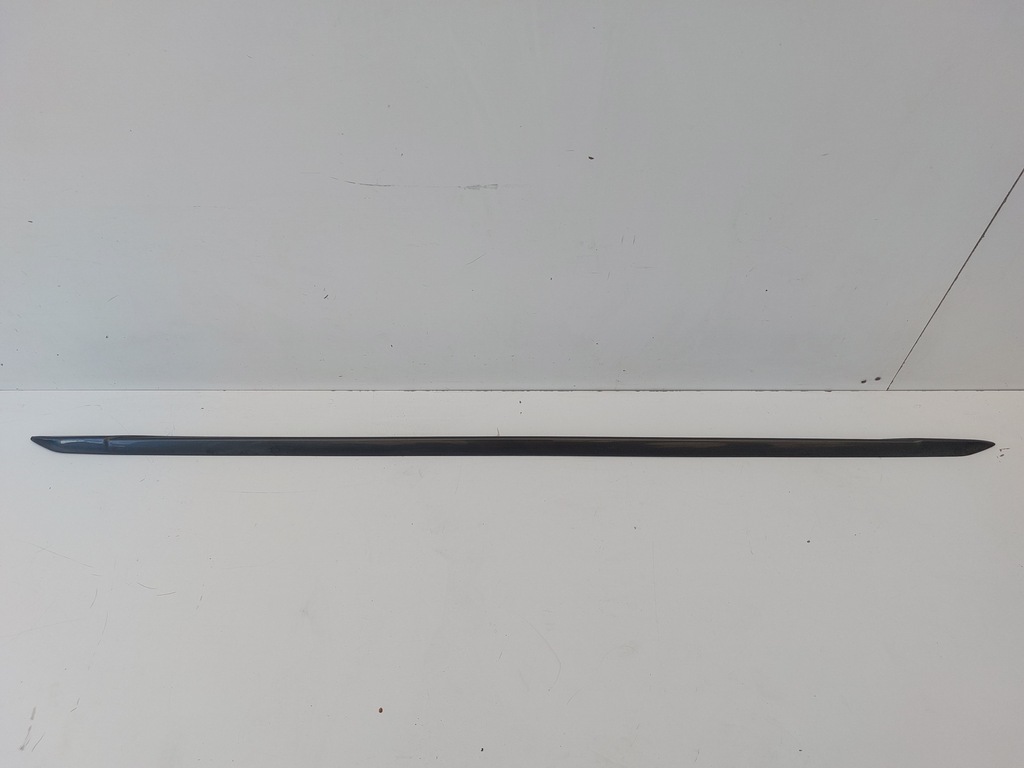 фото №1, Audi a4 b9 8w0 s-line молдинг порог правая