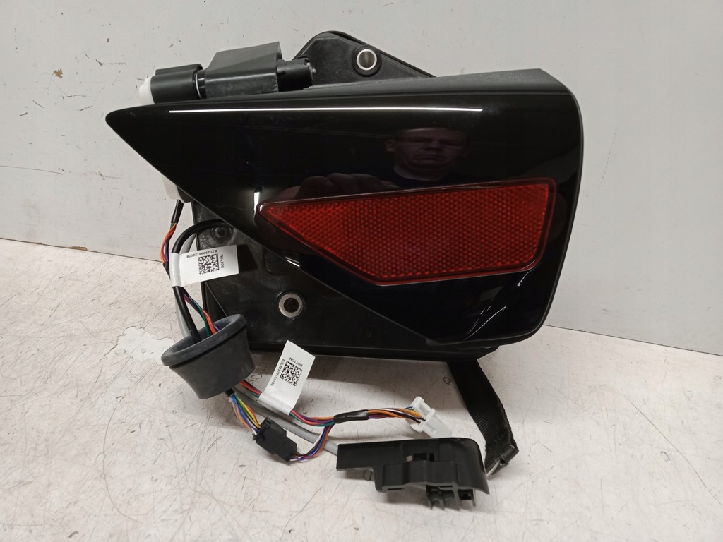 фото №14, Tesla 3 y port зарядки разъём 1490374-29-c + крышка порт 1505514-00-d