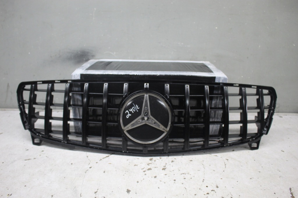 фото №1, Решітка радіатора mercedes a-klasa 176 amg lift