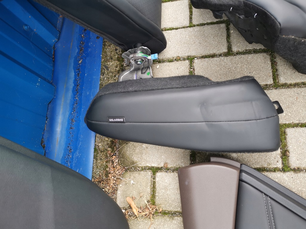 фото №10, Nissan rogue x-trail t33 сиденья заднее сиденье обшивки комплект кожа