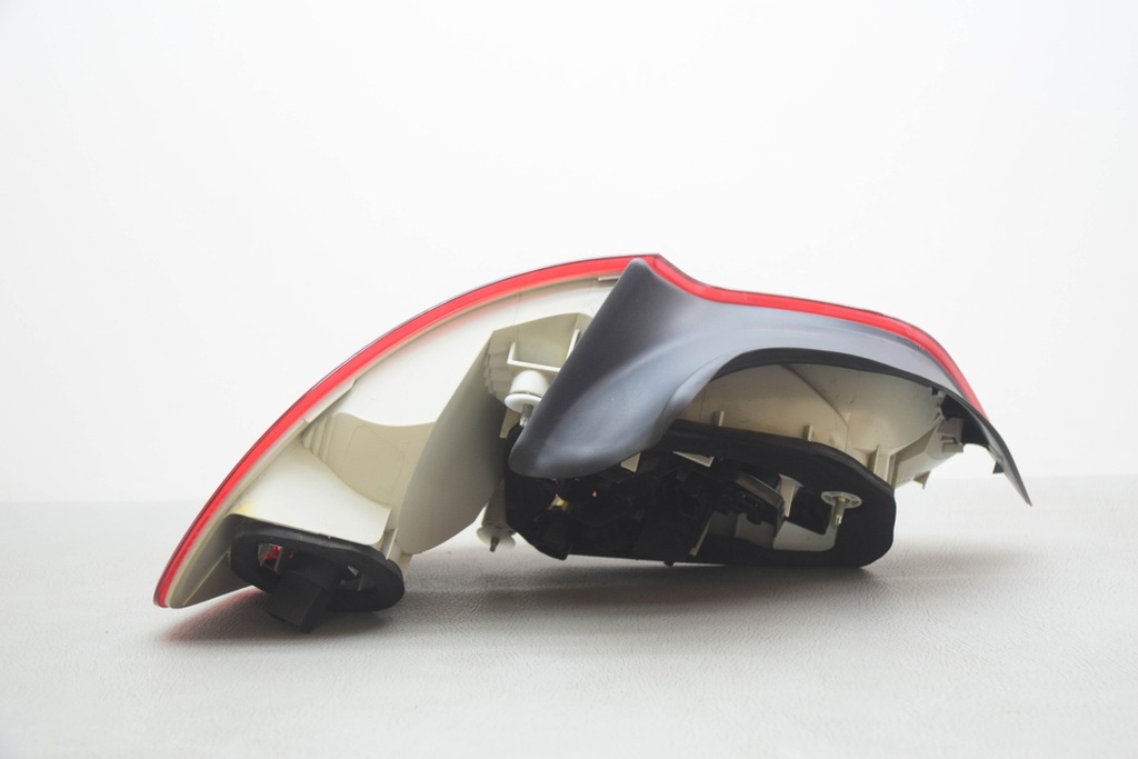 фото №9, Лампа правая задняя bmw 1 cabrio e88 6924520 2011