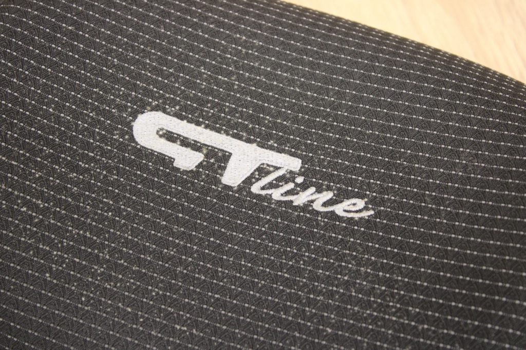 фото №2, Підголівник лівий перед gt line renault megane iii