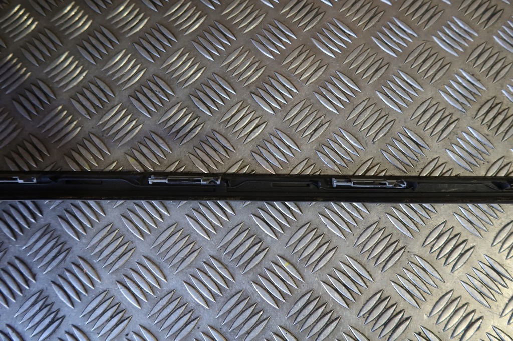 фото №8, Молдинг стекло лобовое левая peugeot 3008 9682757980