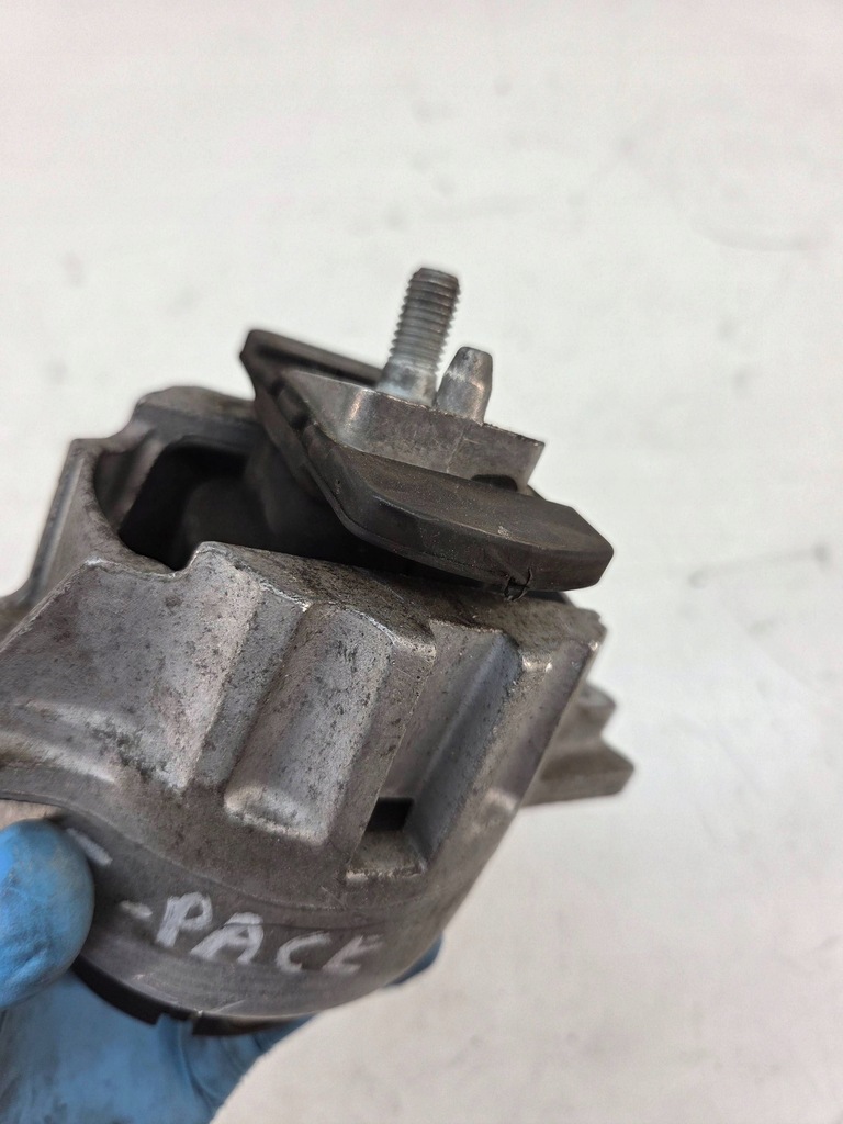 фото №4, Land rover range rover velar 2018 кронштейн / кронштейн двигателя