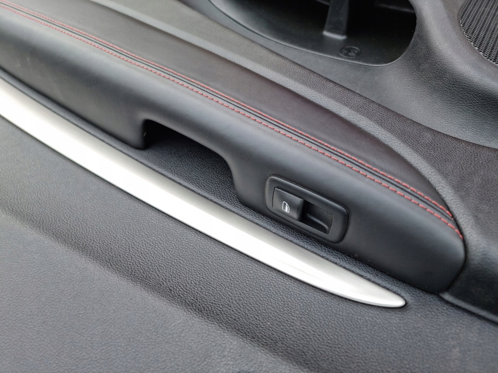 фото №6, Dodge durango 5.7 hemi rt обшивка дверь правый задняя пассажира 16r