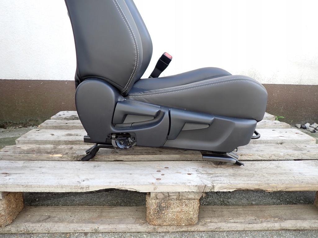 фото №5, Сиденье пассажира левый полукожа lexus is iii 200t 300 po lift 2018 europa