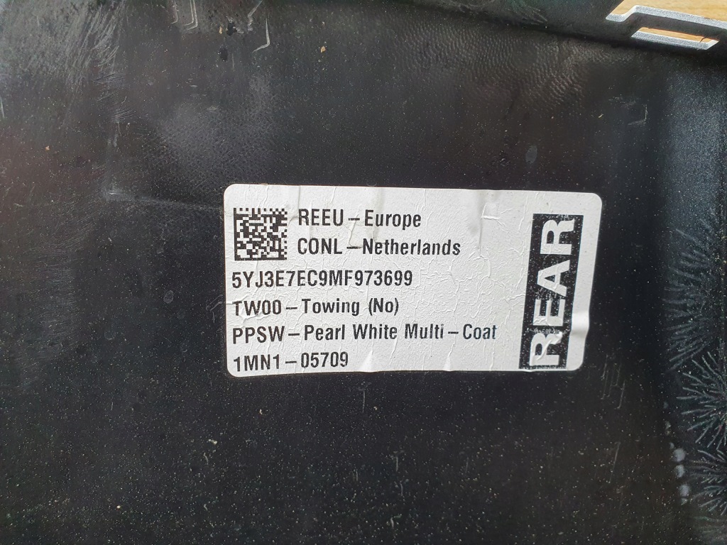 фото №13, Бампер задня задній tesla model 3 iii