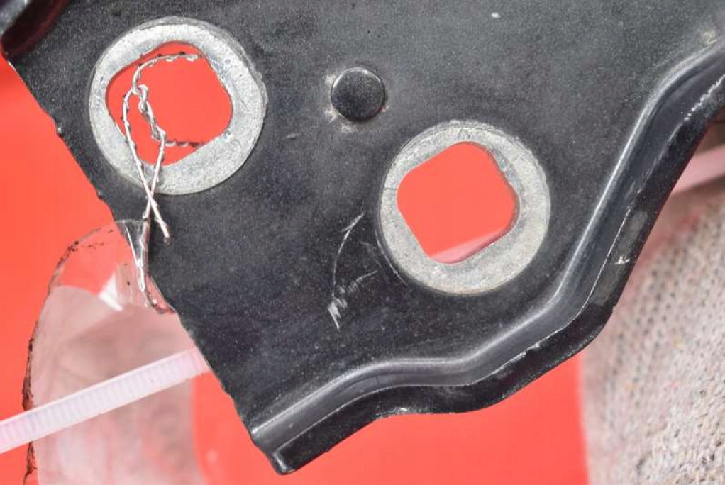 фото №10, Петля петли крышки 9682254980 citroen c5 ii x7 iii kombi 08-17